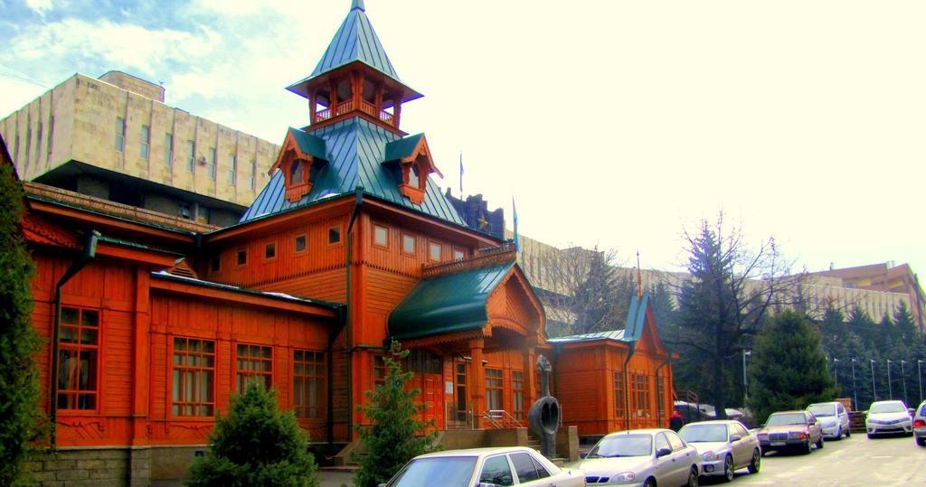 Guest House On Kaldaiakova 38 Almaty Extérieur photo